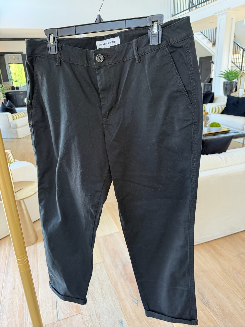 Amazon Essentials Women's Black Chino Capris